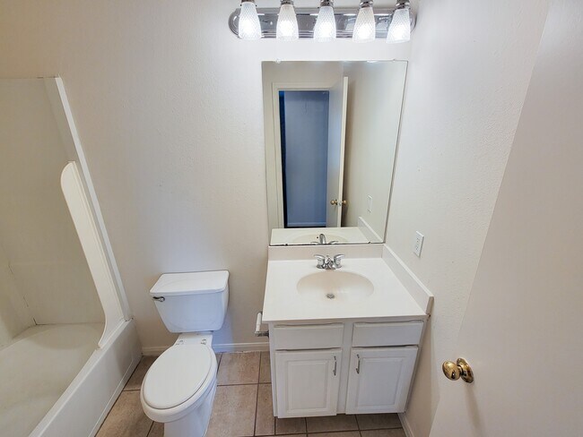 Building Photo - 11810 Rolling Stream Dr