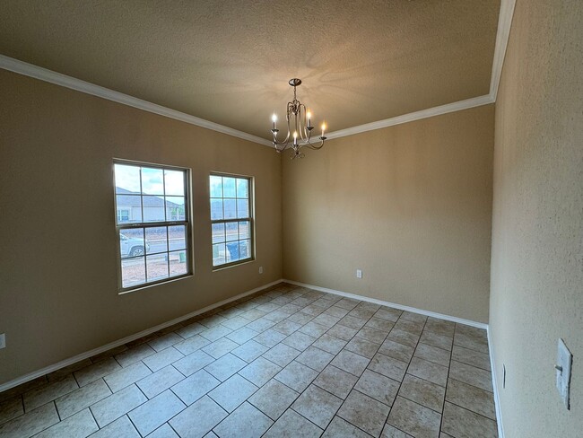 Building Photo - Move-In Special! Spacious 3BR Home with La...