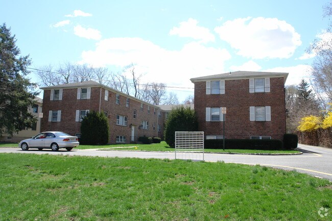Building Photo - Walker Court