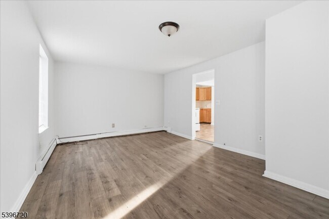 Building Photo - 89 Main St