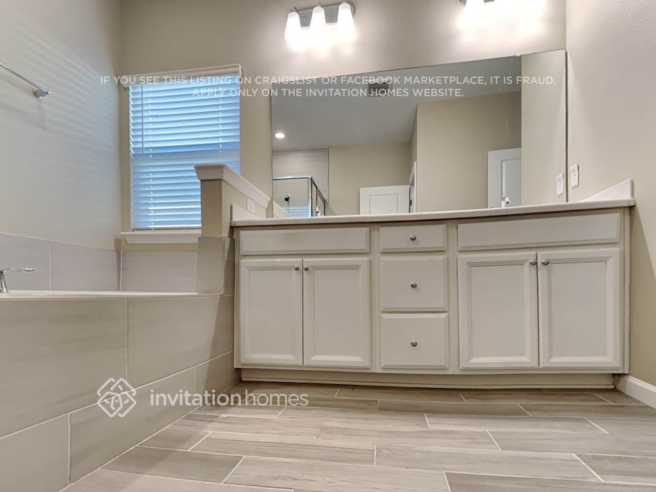 Building Photo - 9902 Lemon Grass Ln