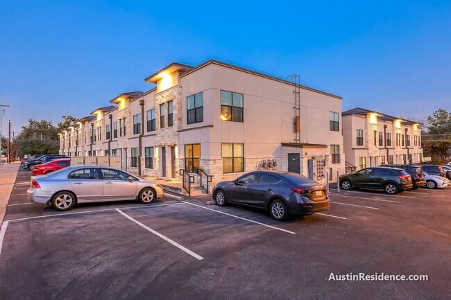 Building Photo - 711 32nd W St