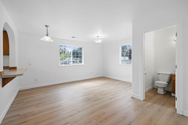 Building Photo - Beautiful 3-Bedroom, 3-Bath Home with a Huge Yard and Ample Parking