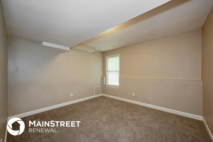 Building Photo - 2208 S Ashford Ct