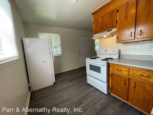 Building Photo - 2 br, 1 bath House - 810 A E. Poythress St...