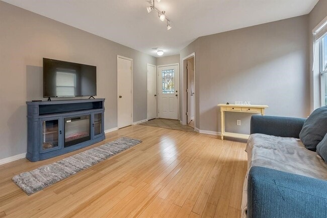 Building Photo - 3630 Garrison Run Dr