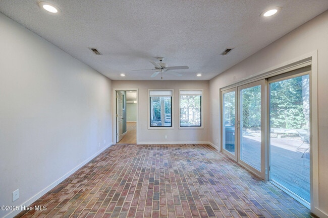 Building Photo - 1205 2 Mile Cir W