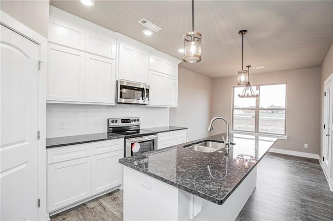 Building Photo - 1249 Seay Cir