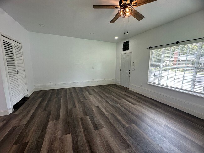 Building Photo - 1544 Maryland Ave