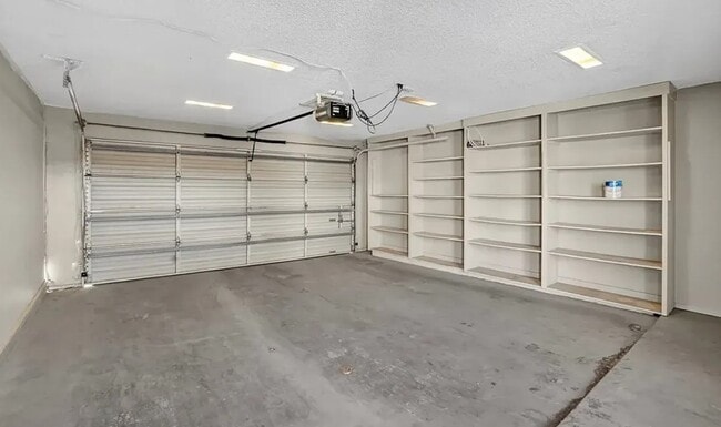 Building Photo - 3220 Preston Dr