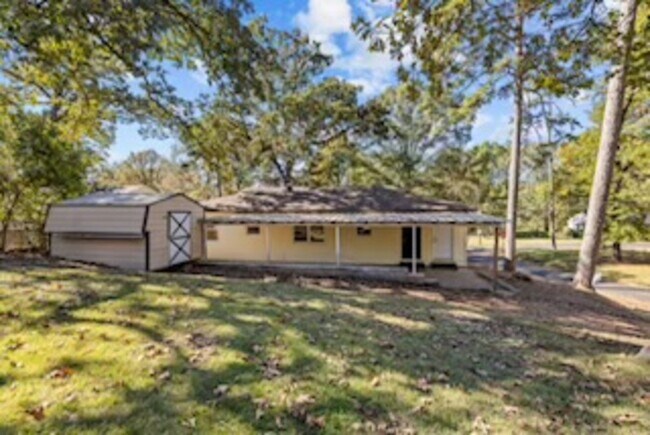 Building Photo - 1153 Linwood St