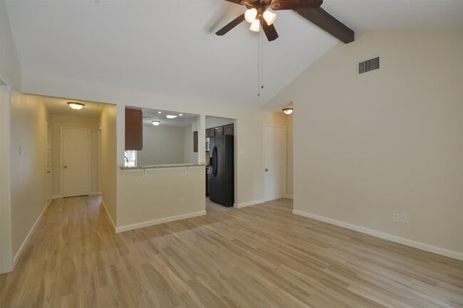 Building Photo - 2755 Foliage Green Dr