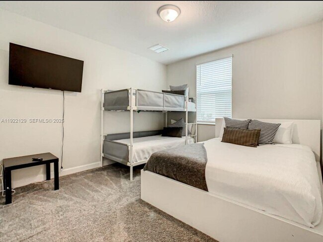 Building Photo - 653 Ocean Course Ave