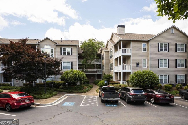 Building Photo - 1250 Parkwood Cir SE