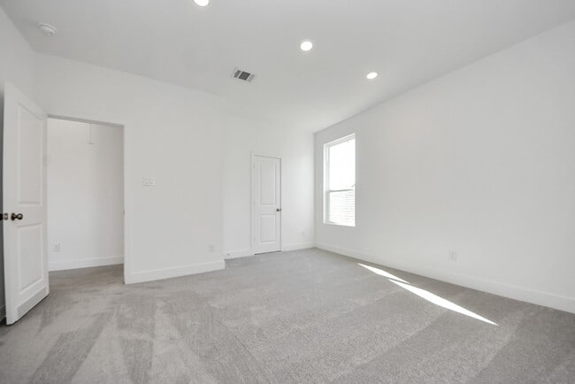 Building Photo - 31046 Vintage Crk Ln