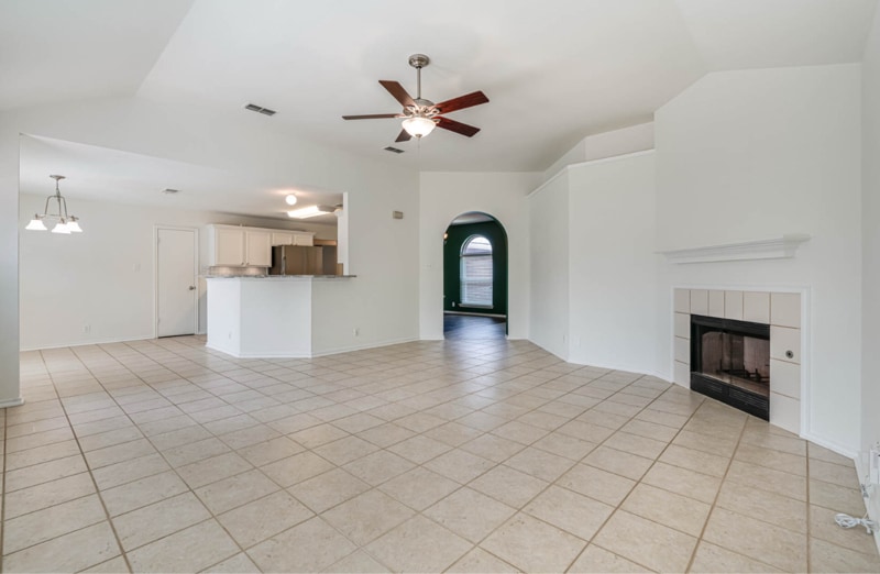 Building Photo - 15718 Knollrun