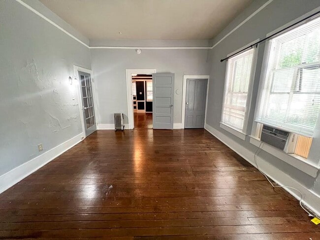 Building Photo - 312 NE 2nd Ave