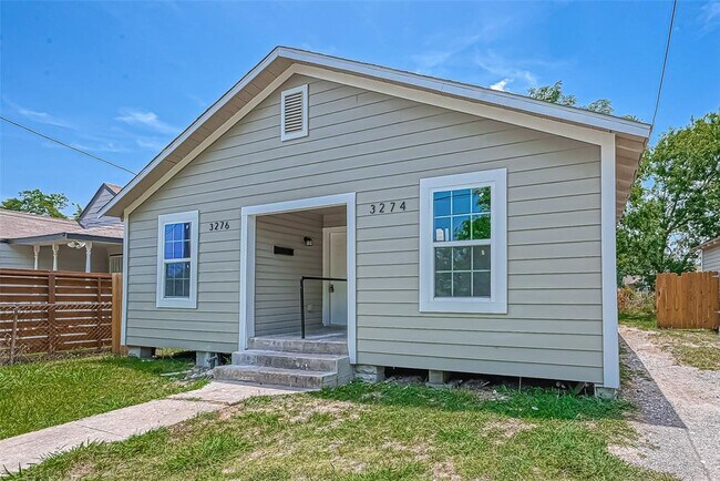 Building Photo - 3274 Reeves St