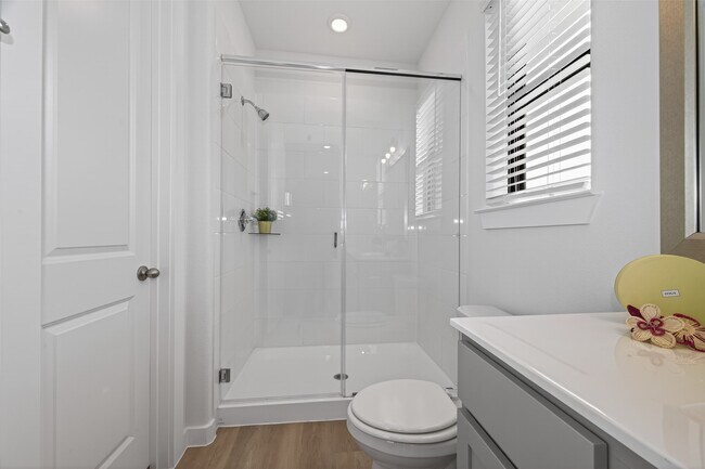 Building Photo - 1213 Mercantile St