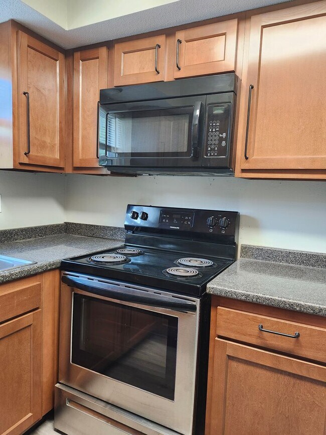 Building Photo - 778 Winding Hills Ln