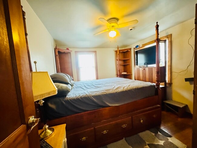 Building Photo - 3743 S 59th Ave