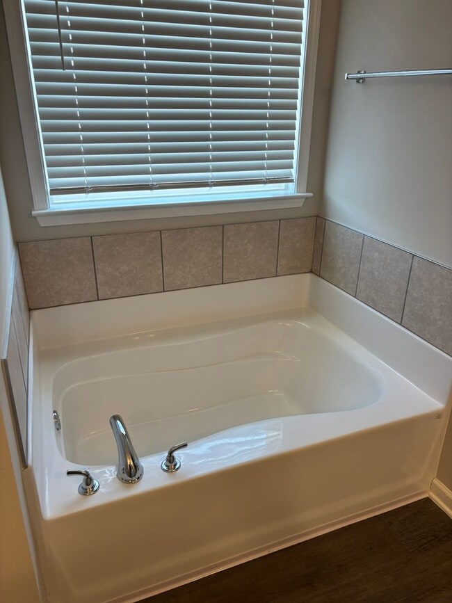 Building Photo - Welcome Home! Located in Lexington Hill Subdivision