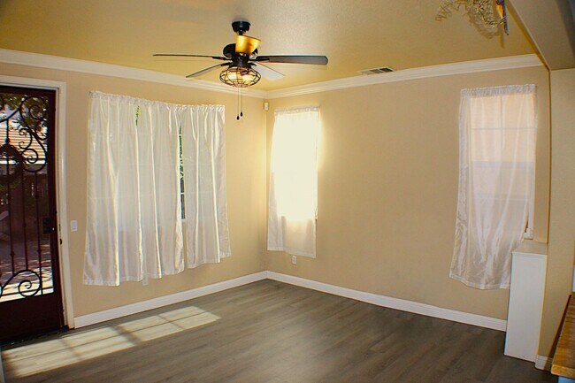 Building Photo - Stunning Temecula Home with Full Solar and...