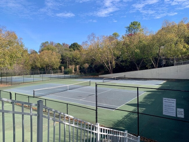 Building Photo - AMAZING Luxurious Residence, Near Educational Facilities, With Upscale Amenities!