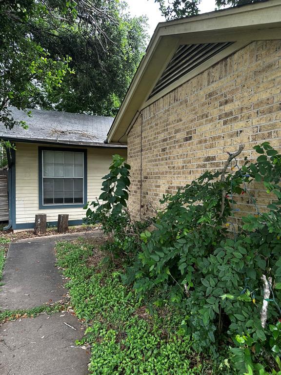 Primary Photo - 8000 Clydesdale Dr