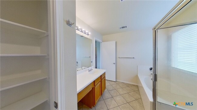Building Photo - 105 Fishbaugh Ln