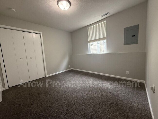 Building Photo - 808 Peach St