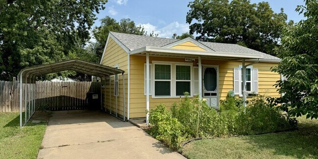 Primary Photo - 236 Maynard Ave
