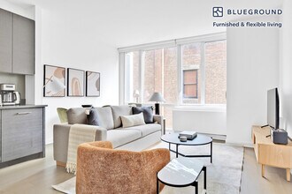 Building Photo - 309 5th Ave