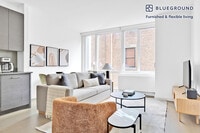 Building Photo - 309 5th Ave