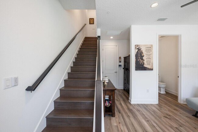 Building Photo - 2329 Brix St