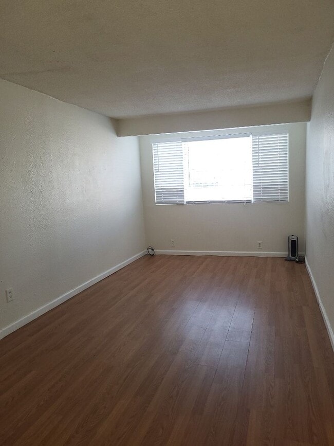 Building Photo - 2410 Tripp Dr