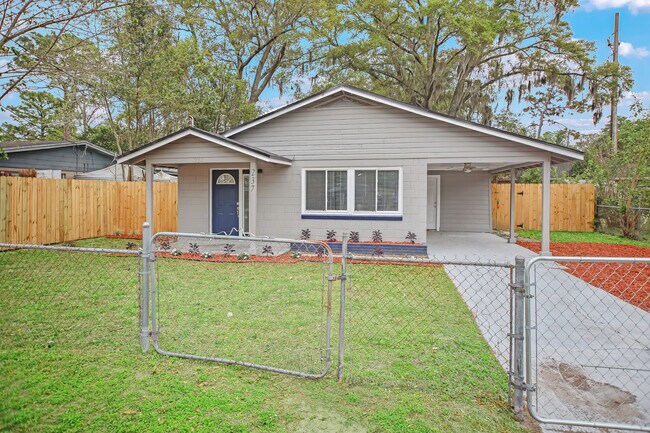 Building Photo - 237 N Bowlan St