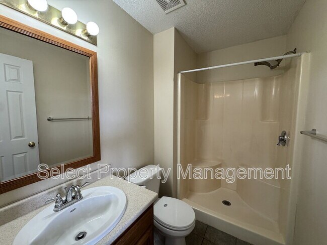 Building Photo - 8422 Lionsgate Run