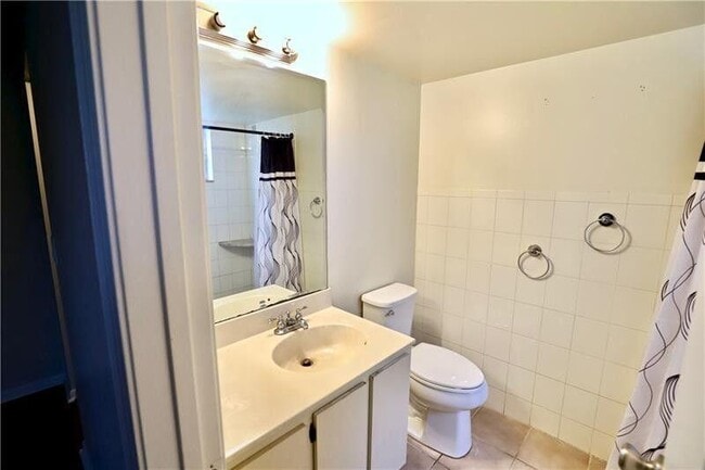 Building Photo - 9835 Three Lakes Cir