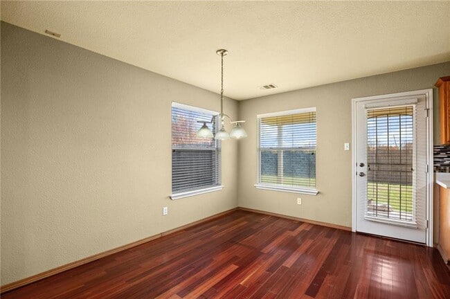 Building Photo - 1825 Golden Sunrise Ln