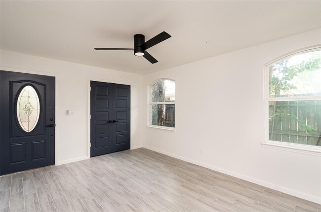 Building Photo - 13155 Pebblewalk Cir S