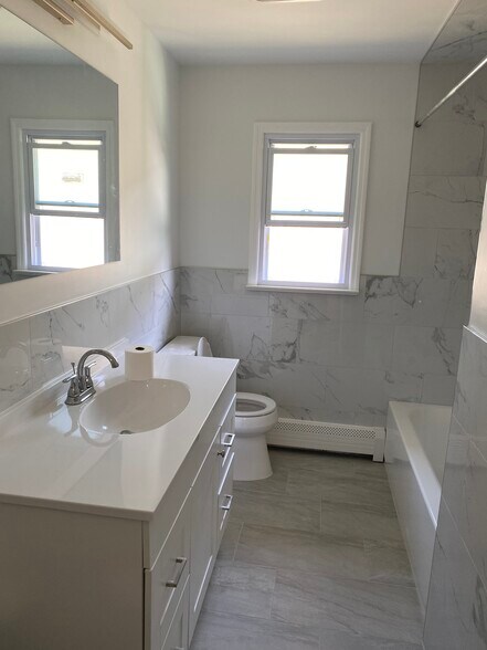 Building Photo - 99 Maitland Pl