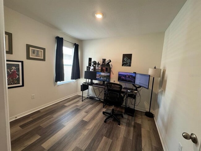 Building Photo - 916 August Sky Dr