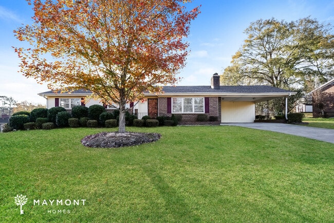 Building Photo - 301 Pineridge Dr