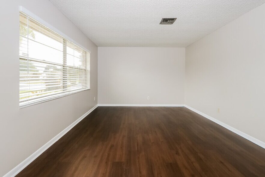Building Photo - 156 Cordoba Cir