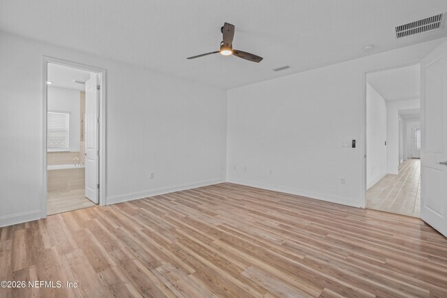 Building Photo - 260 Oaklawn Ct