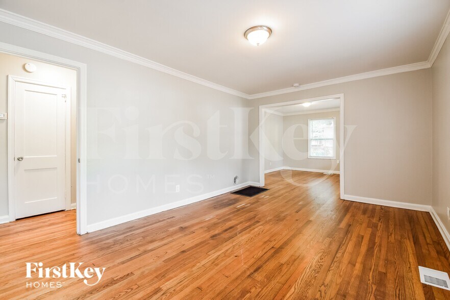 Building Photo - 718 Pegg Rd SW