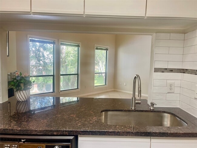 Building Photo - 4144 Greystone Way
