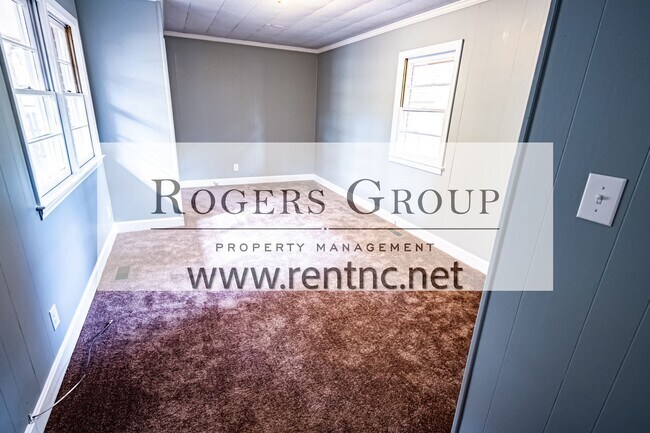Building Photo - #106 - 104-106 Rollins Ave Duplex