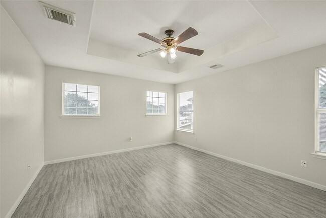 Building Photo - 839 Autumn Point Ln